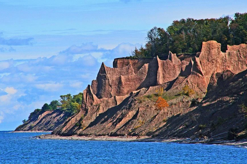 Chimney Bluffs State Park
